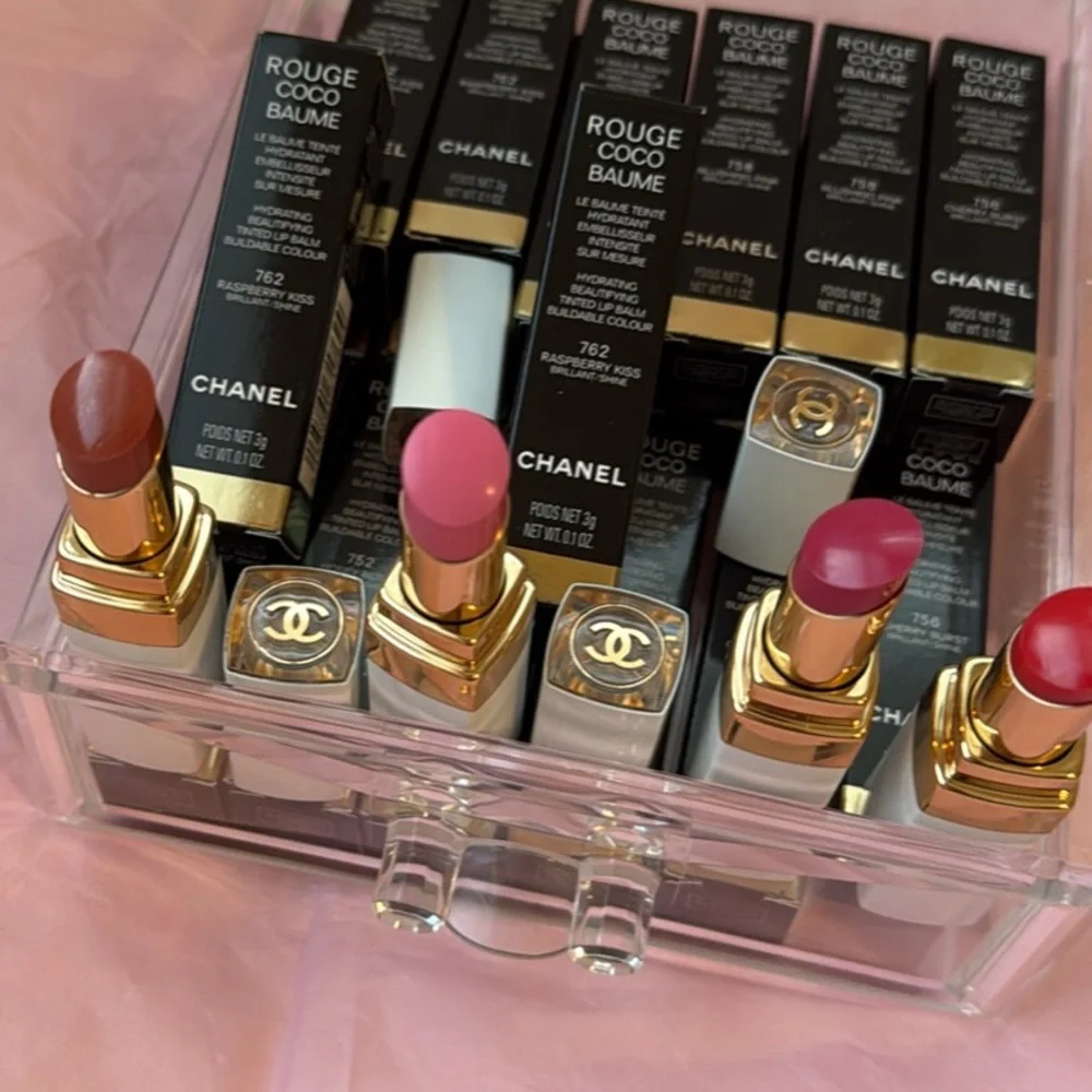 CHANEL Rouge Coco Baume 762 Raspberry Kiss – New